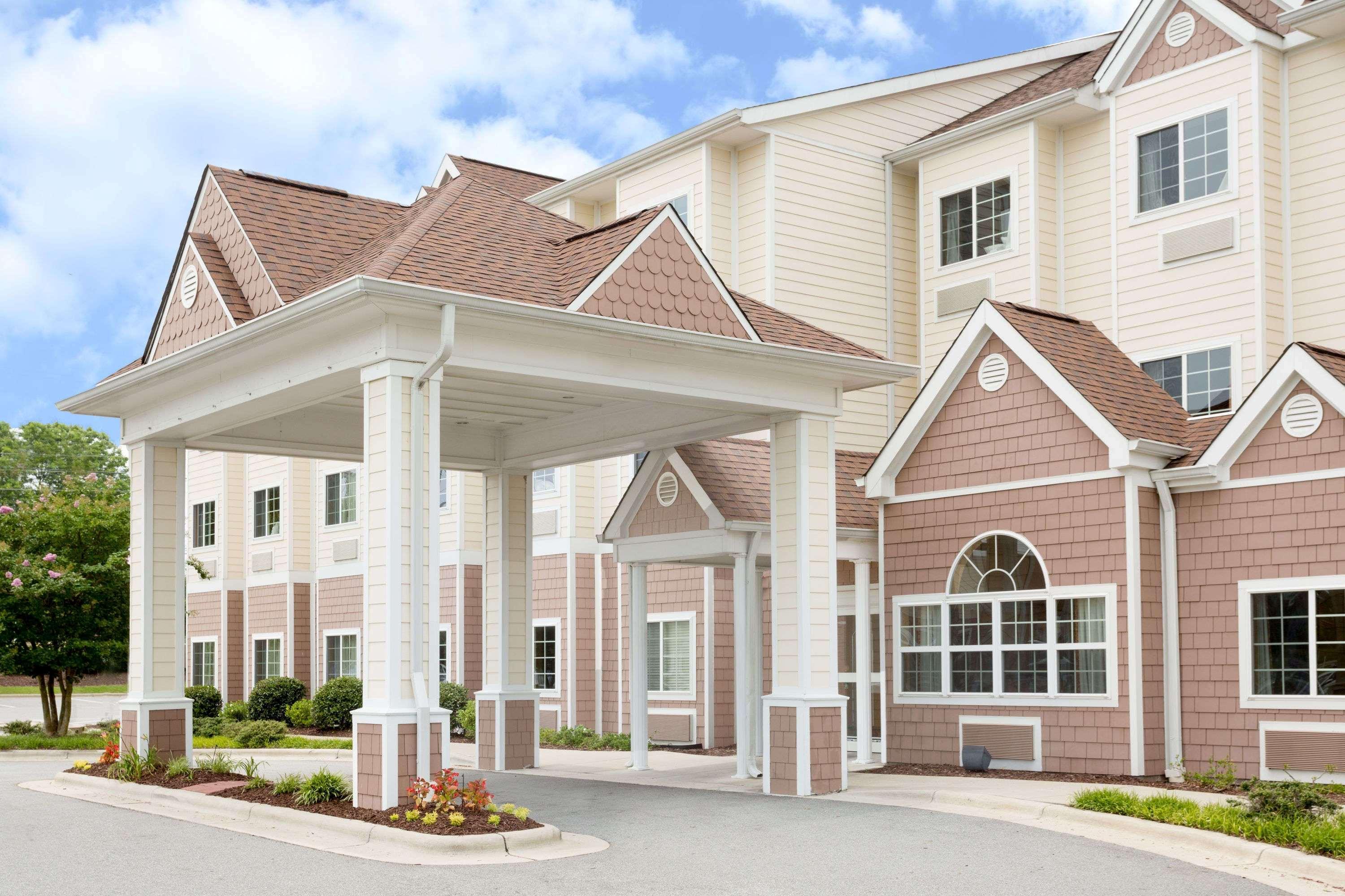 Microtel Inn & Suites By Wyndham University Medical Park Greenville Extérieur photo