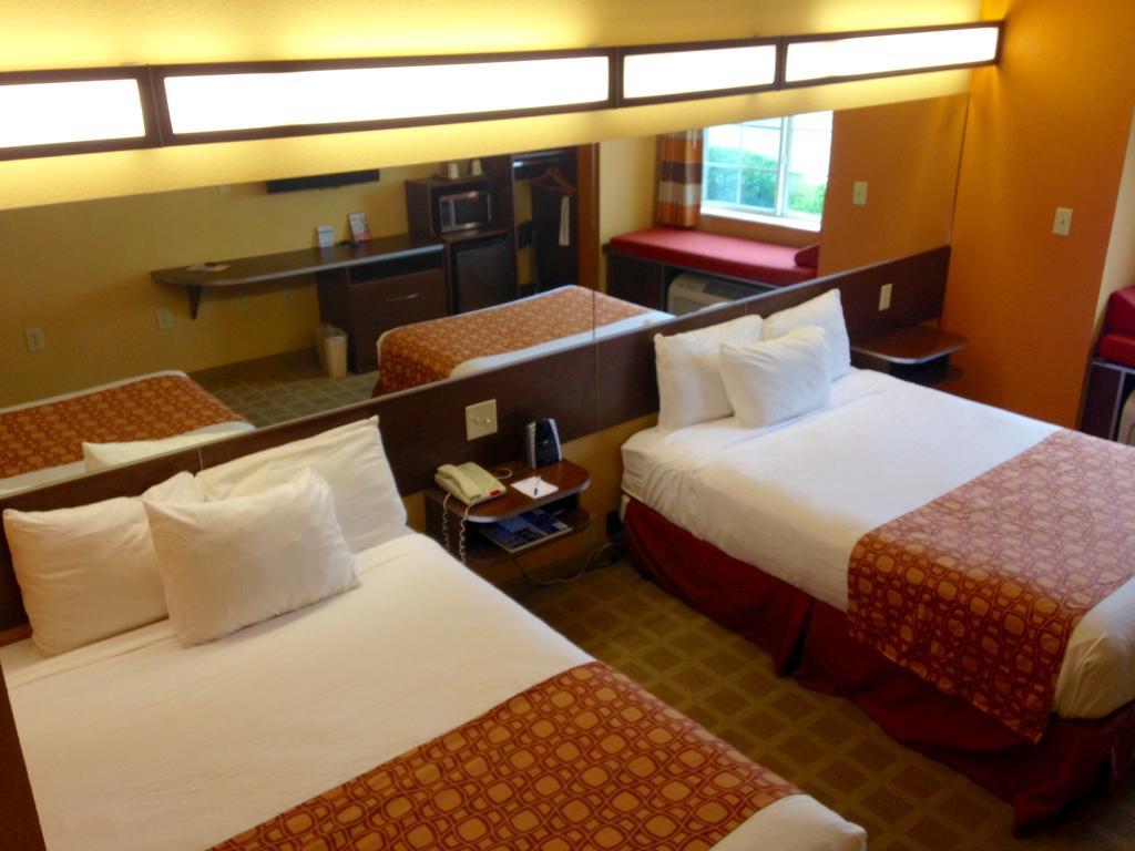 Microtel Inn & Suites By Wyndham University Medical Park Greenville Extérieur photo