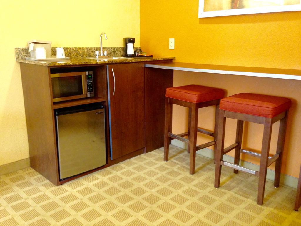 Microtel Inn & Suites By Wyndham University Medical Park Greenville Extérieur photo